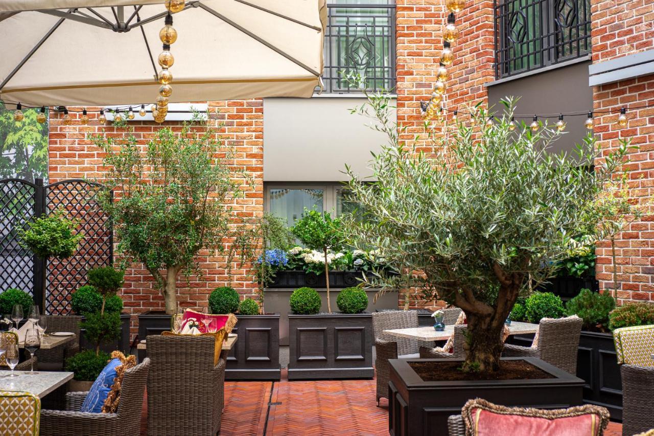 Bachleda Luxury Hotel Krakow Mgallery Hotel Collection Bagian luar foto The courtyard at the hotel