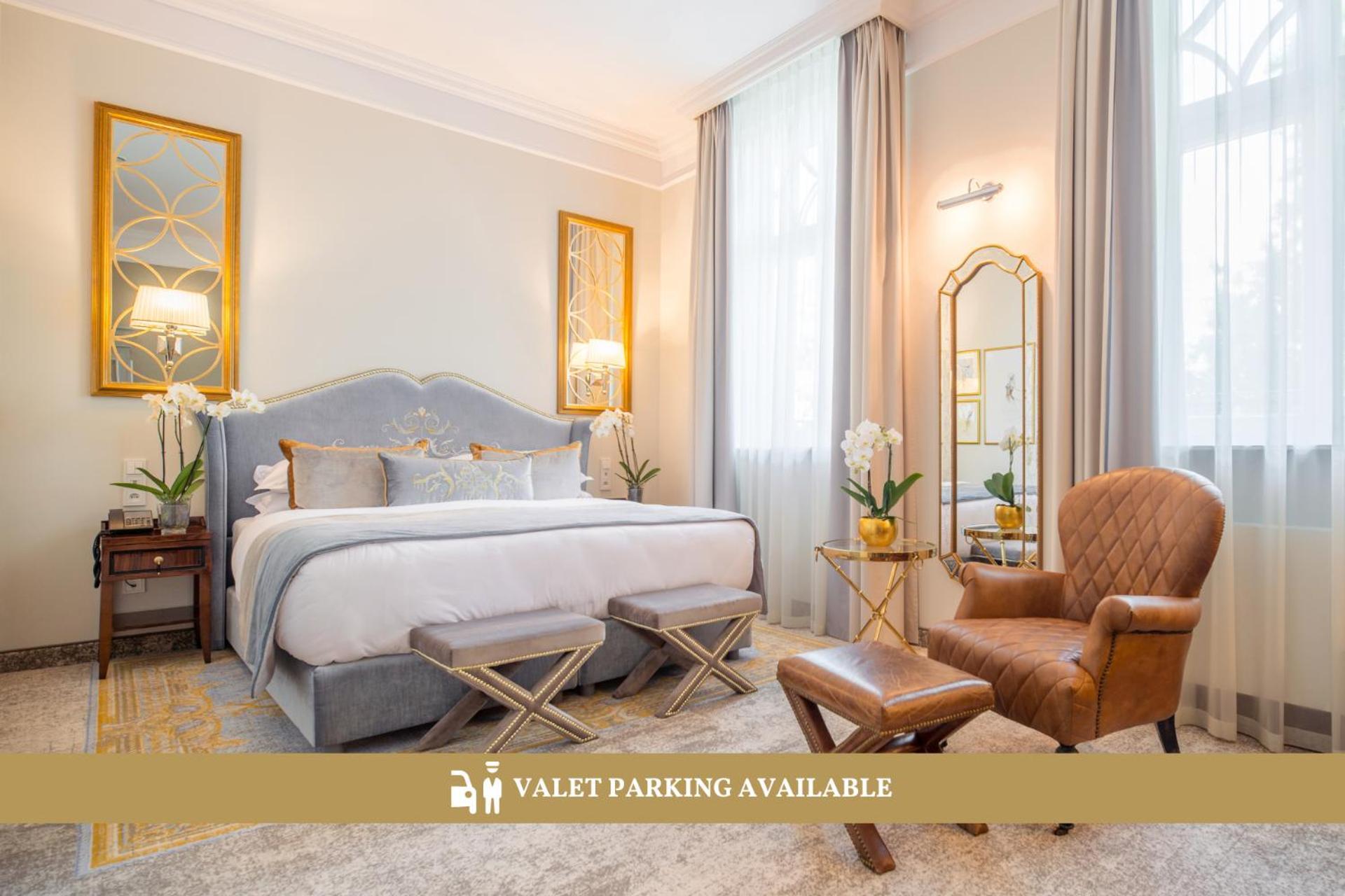 Bachleda Luxury Hotel Krakow Mgallery Hotel Collection Bagian luar foto A bedroom at the hotel